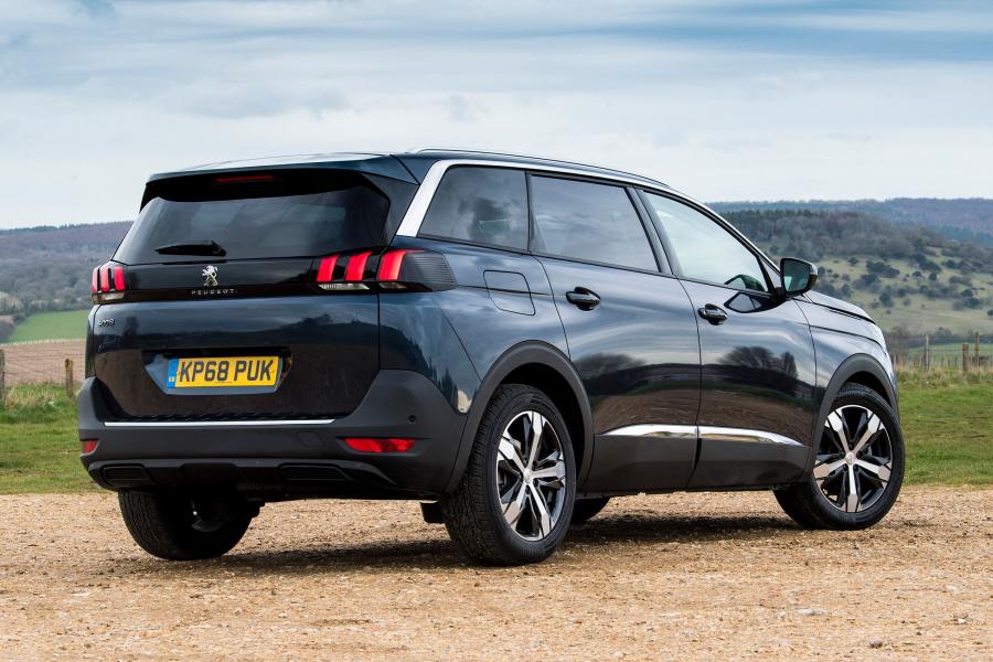  Peugeot 5008 2017 года  (UK) (фото 9 из 16)